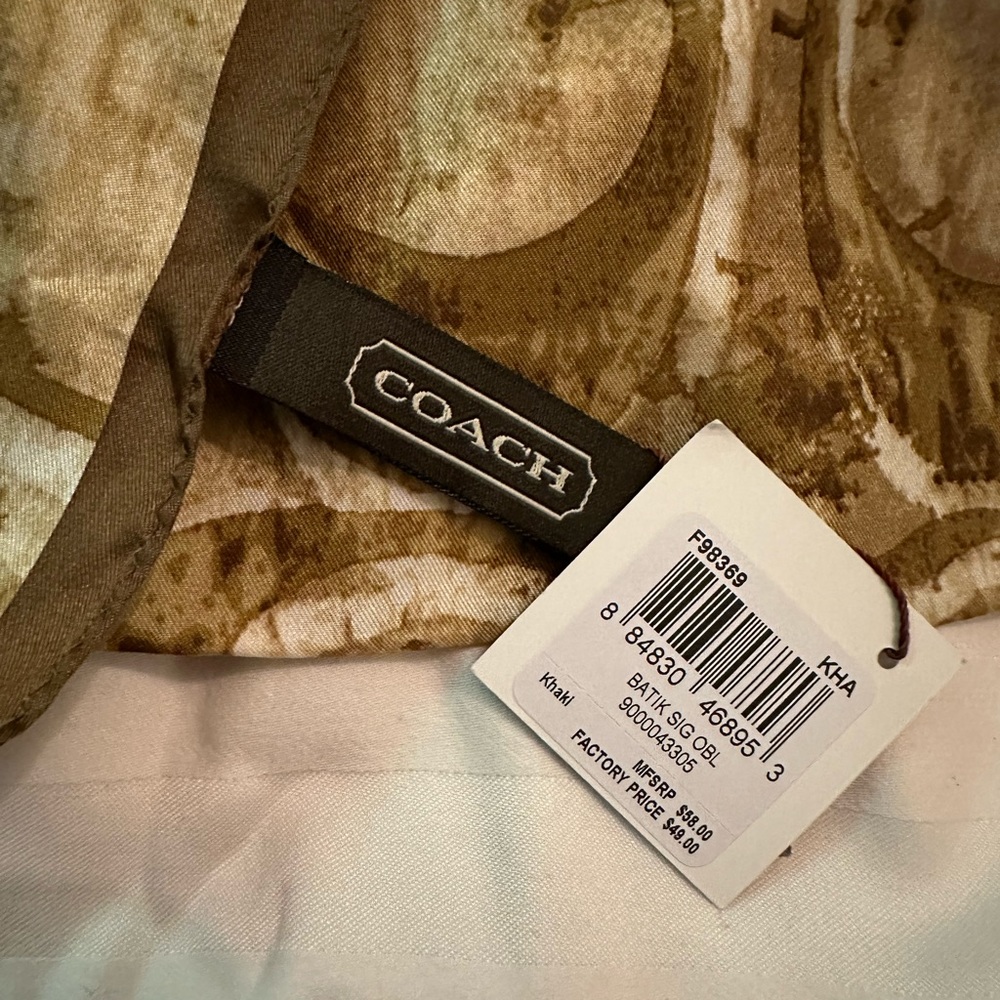 NWT Coach khaki oblong scarf - Picture 4 of 4